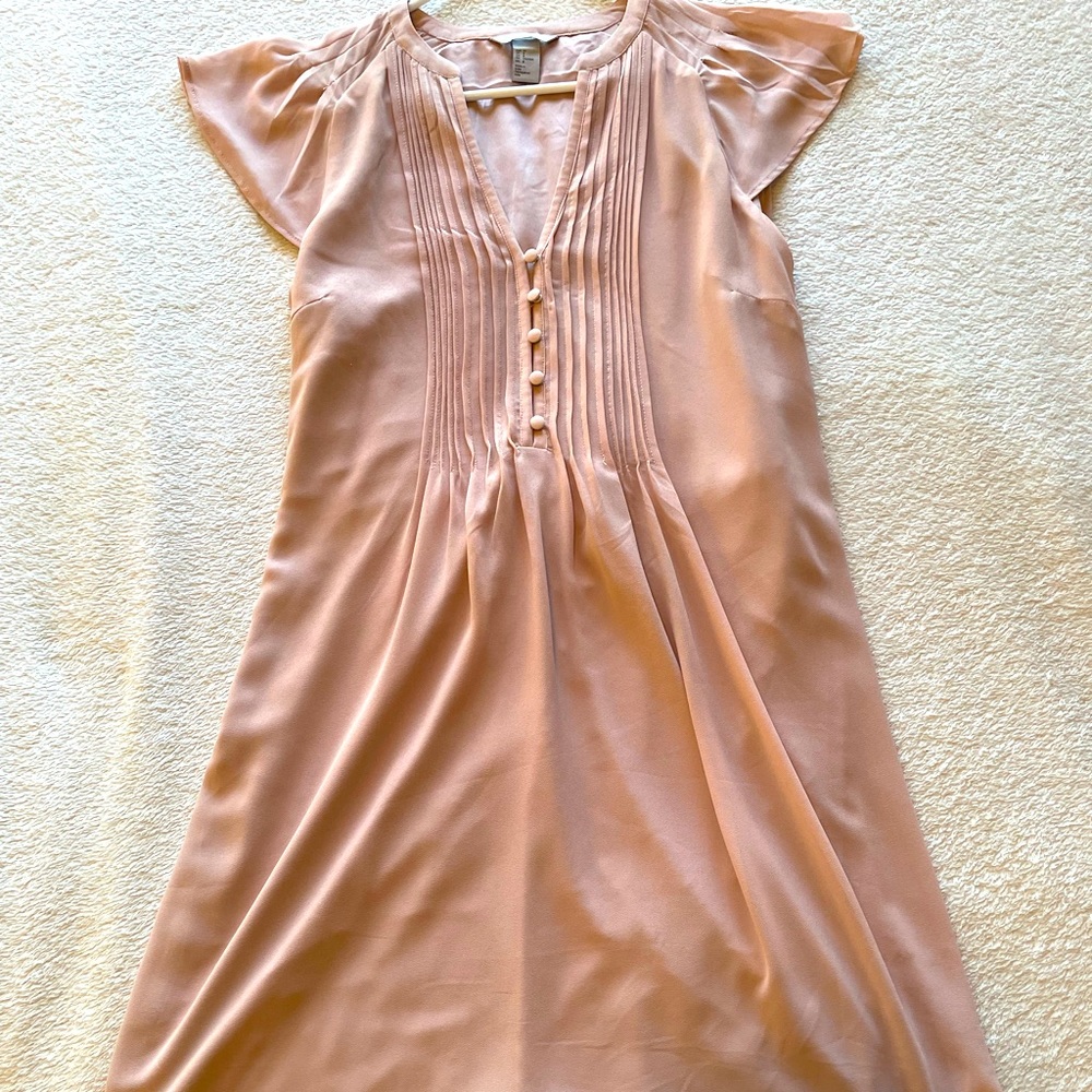 Knee-length dress (Blush color)